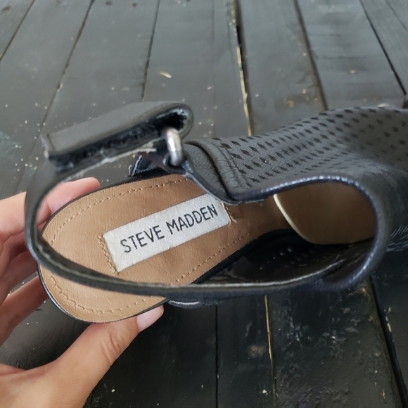 Steve Madden Nimbble Women's 8 Black Leather Perforated Sandals Heeled Open Toe - Picture 5 of 10